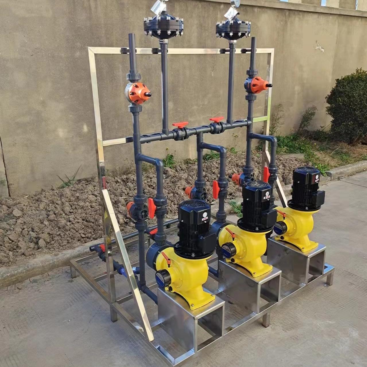 Zwei-in-ein-Dosierungsvorrichtung für Säure und Alkali